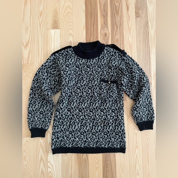Vintage Black and Grey Leopard Print Sweater - Picture 2 of 3